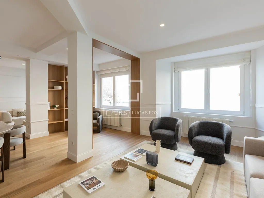 Living Room - Luxury Flat with High Ceilings in Salamanca