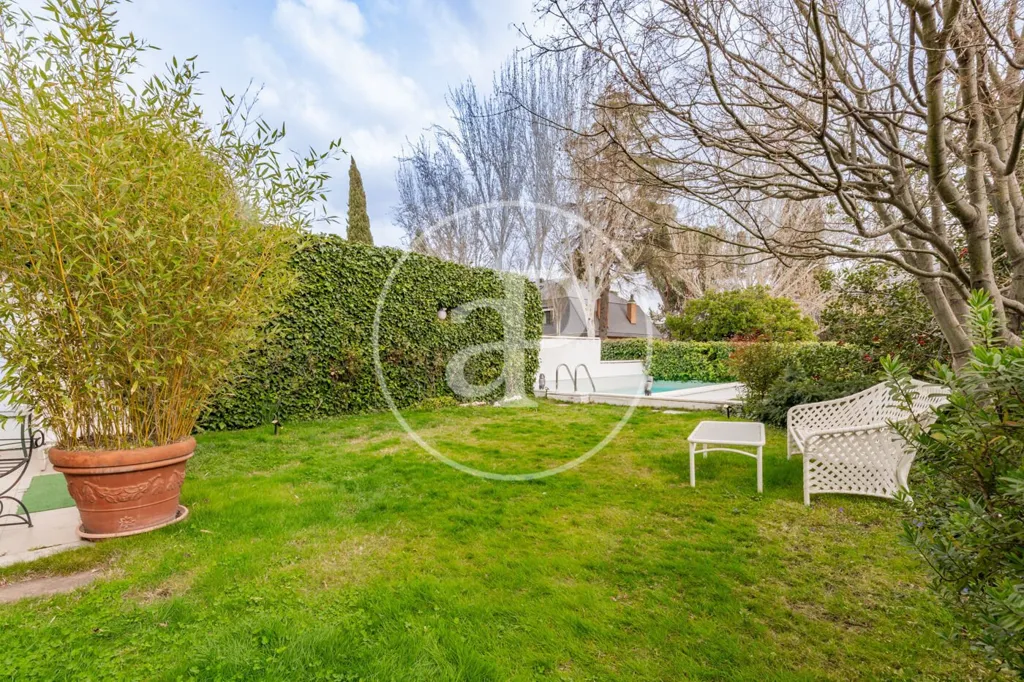 Aed - Chalet with Pool in Parque Conde de Orgaz