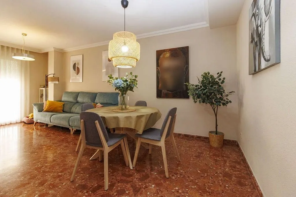 Sala da pranzo - Apartment with Balcony in Albal