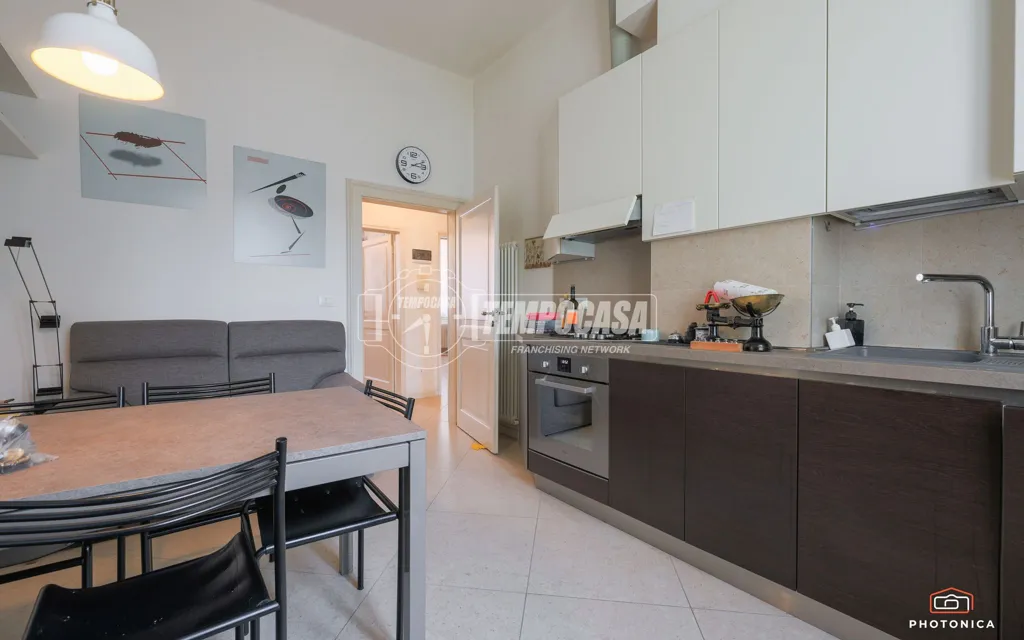 Cuisine - Rear-Facing Apartment with Balcony in Bologna