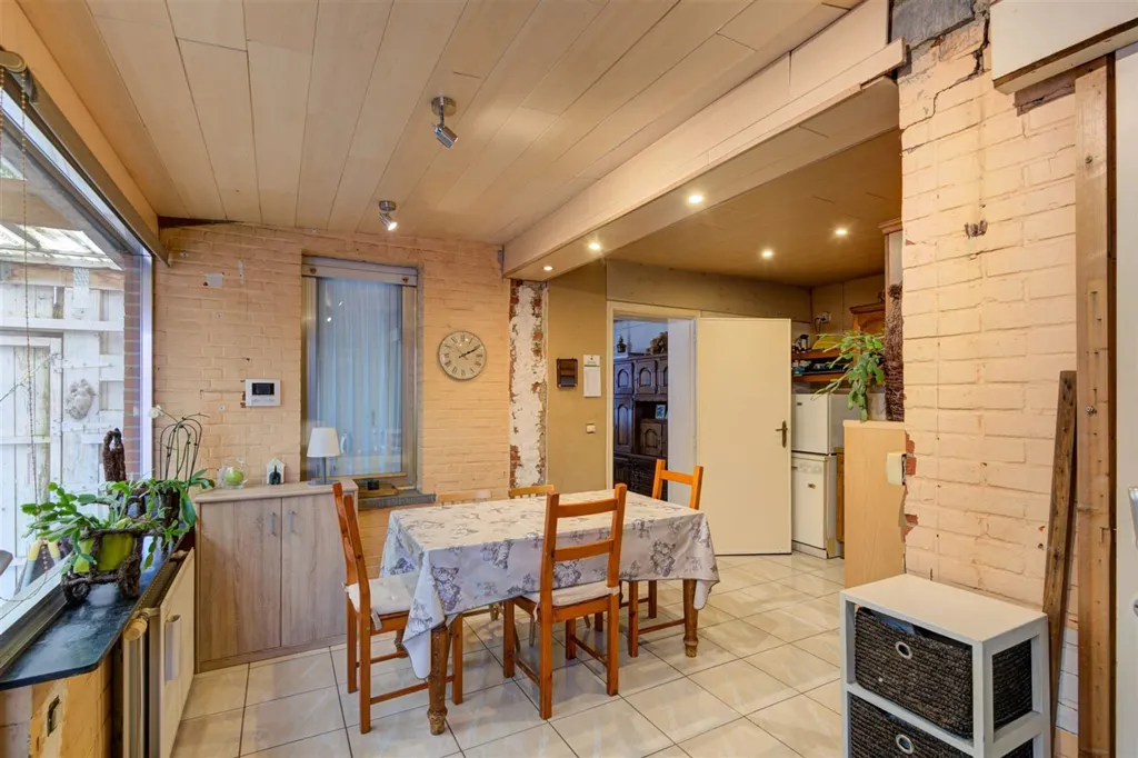 Söögituba - Renovatable House with Garden in Nijlen