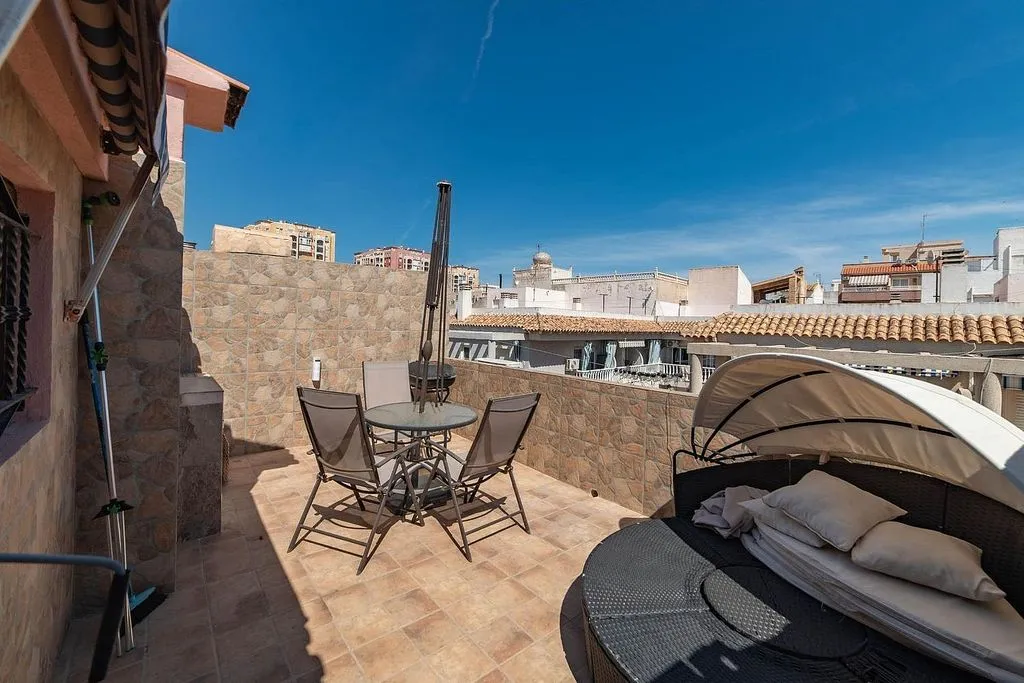 Terrass - Renovated Duplex with Terrace in Torrevieja Centre