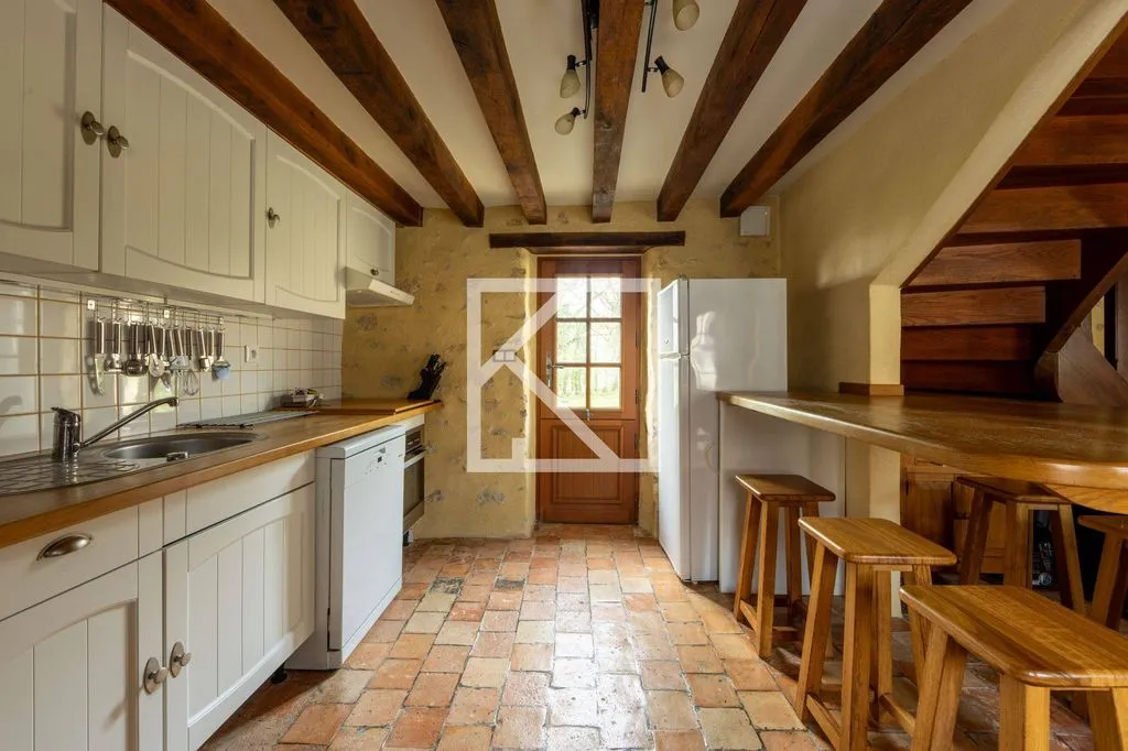 Cuisine - Maison de Luxe avec Piscine à Chevillé