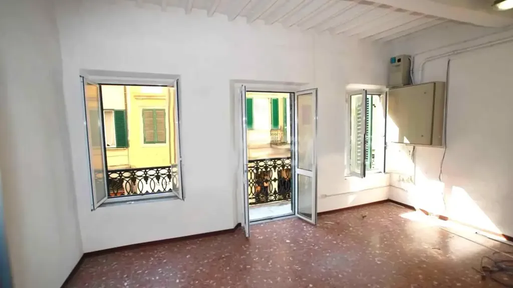 Rooms - Restoration-Ready Apartment with Terrace in Pontedera