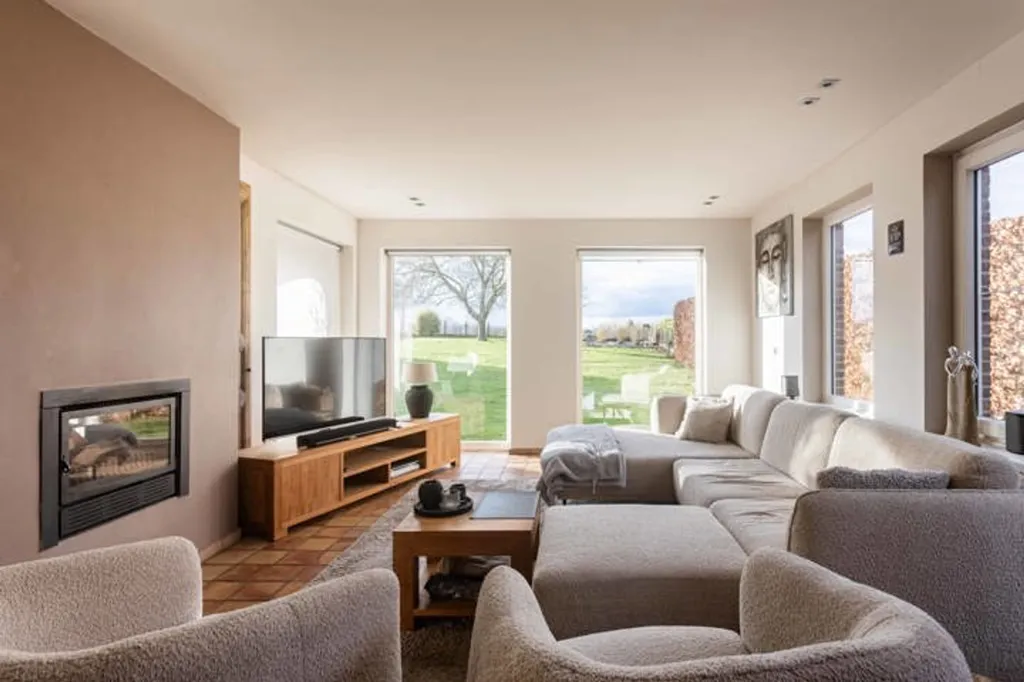 Elutuba - 6-Bedroom Villa with Terraces in EPC B