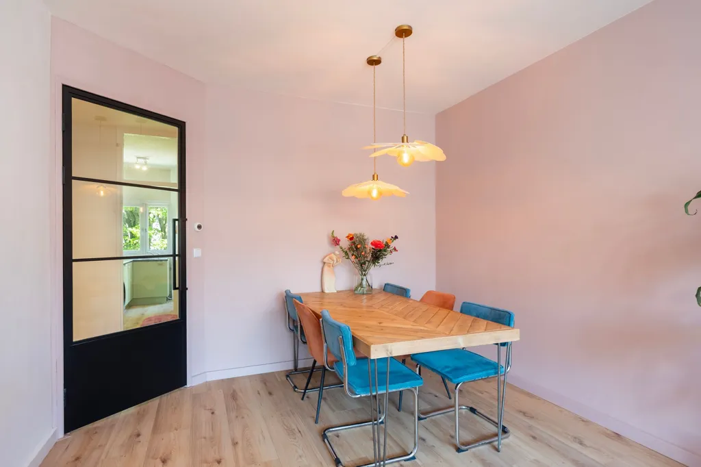 Salle à manger - Charming Apartment with Two Balconies in Agniesebuurt