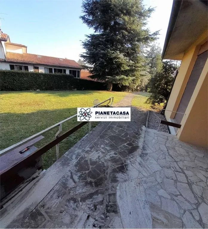 Terrass - Luxury Villa with Pool in Mozzo, Lombardy