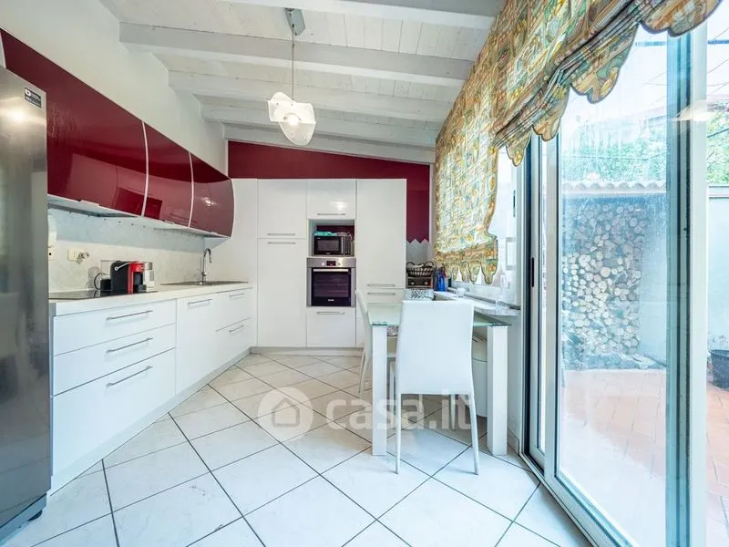 Köök - Elegant Villa with Private Garden in Selargius