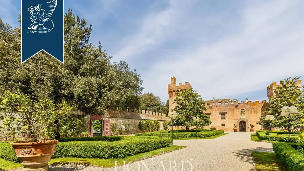 Jardin - Historic Castle with Vineyards near Florence