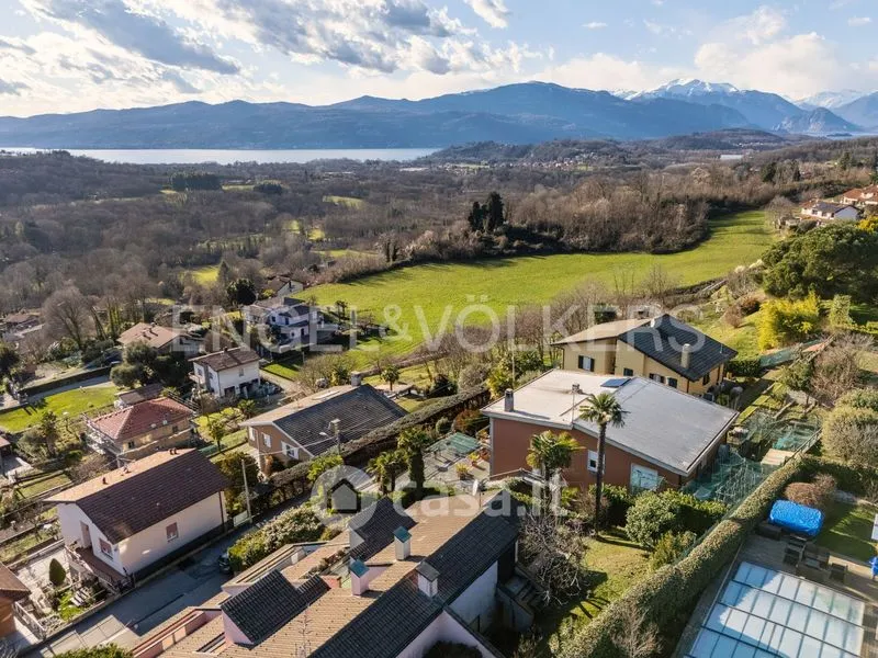 Vista aerea - Panoramic Villa with Lake View in Besozzo