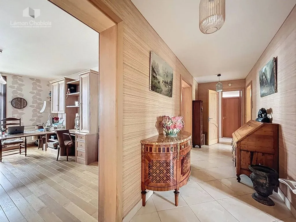 Esik - Belle Époque Apartment with Lake View in Thonon-les-Bains