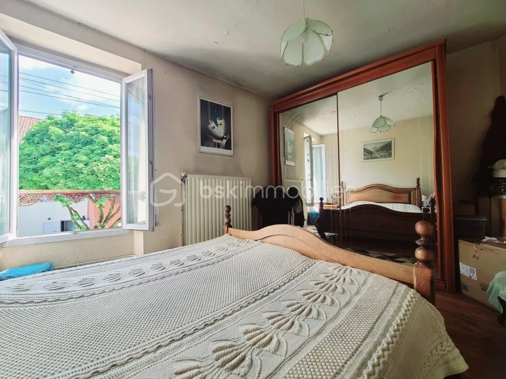 Bedrooms - Charming 1890 House with Terrace in Grigny