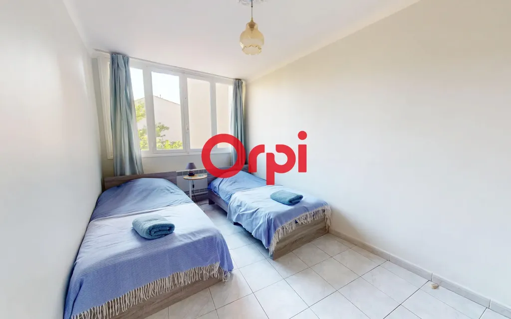 Chambres - Appartement T4 avec balcon à Hyères Centre-Ville