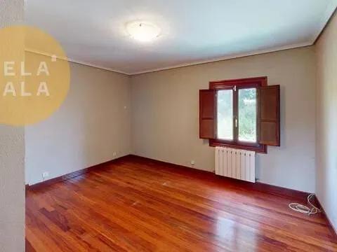 Toad - Chalet with Extensive Land in Getxo