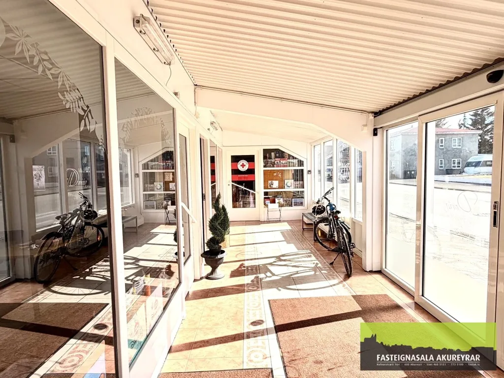 Terrass - Commercial Property with Central Location in Dalvík