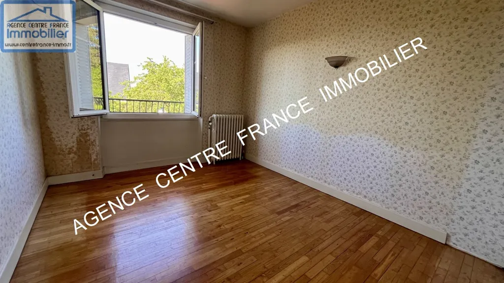 Pièces - Maison avec Jardin et Garage à Trouy Nord