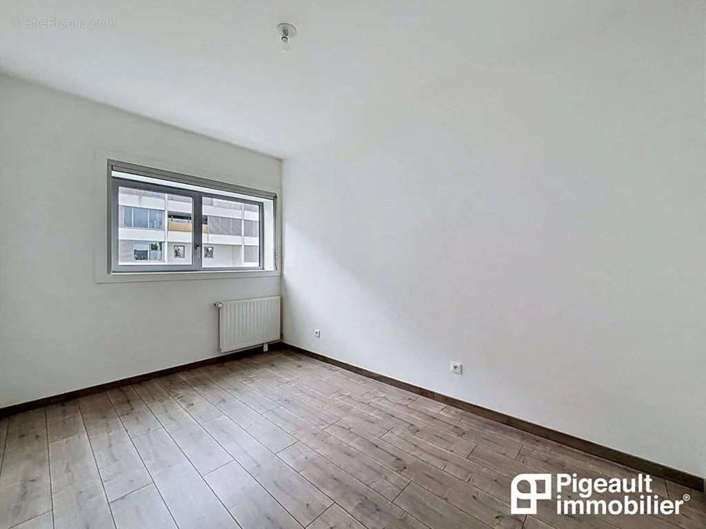 Rooms - Contemporary Maison with Patio in Rennes