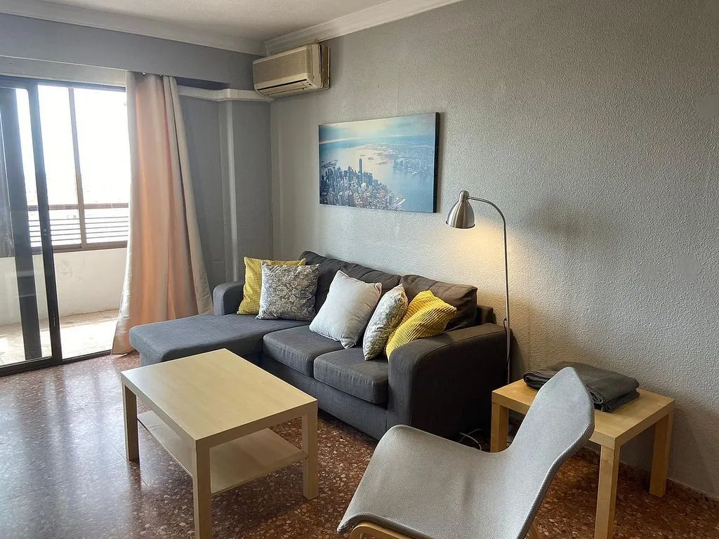 Student Flat with Balcony in Mestalla