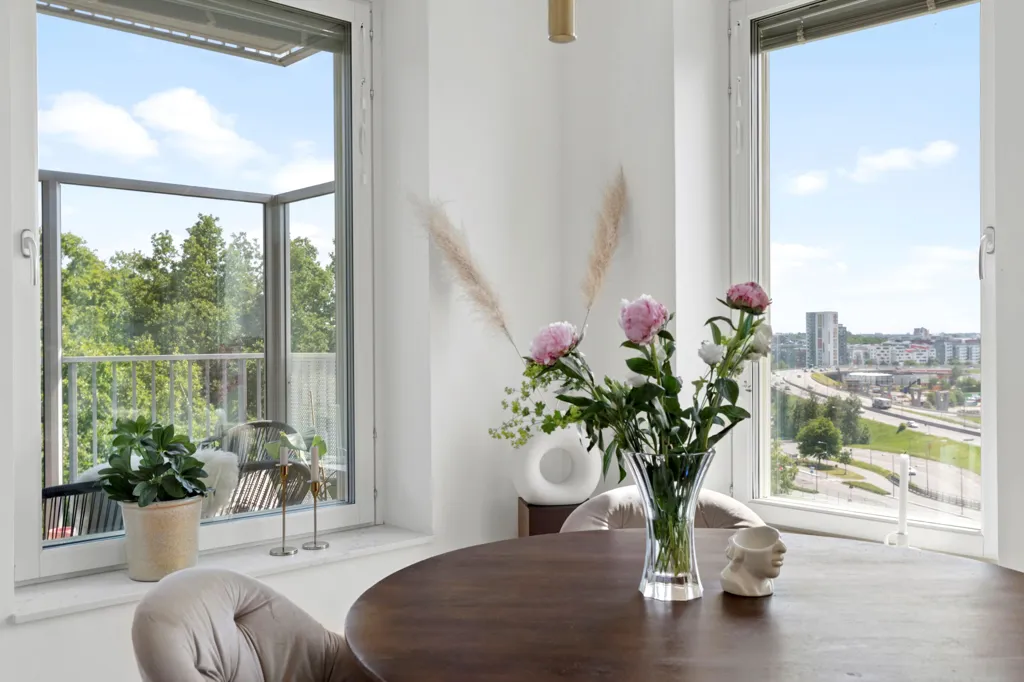 Söögituba - Apartment with Garden View in Rissne