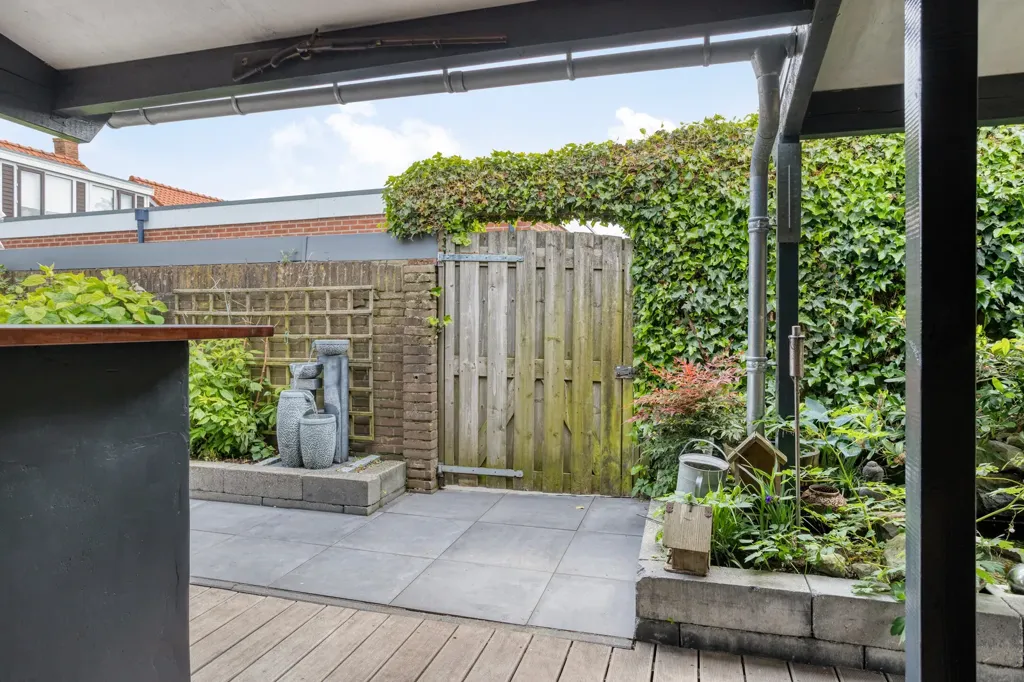 Terrass - Spacious Semi-detached House with Deep Garden in Halsteren