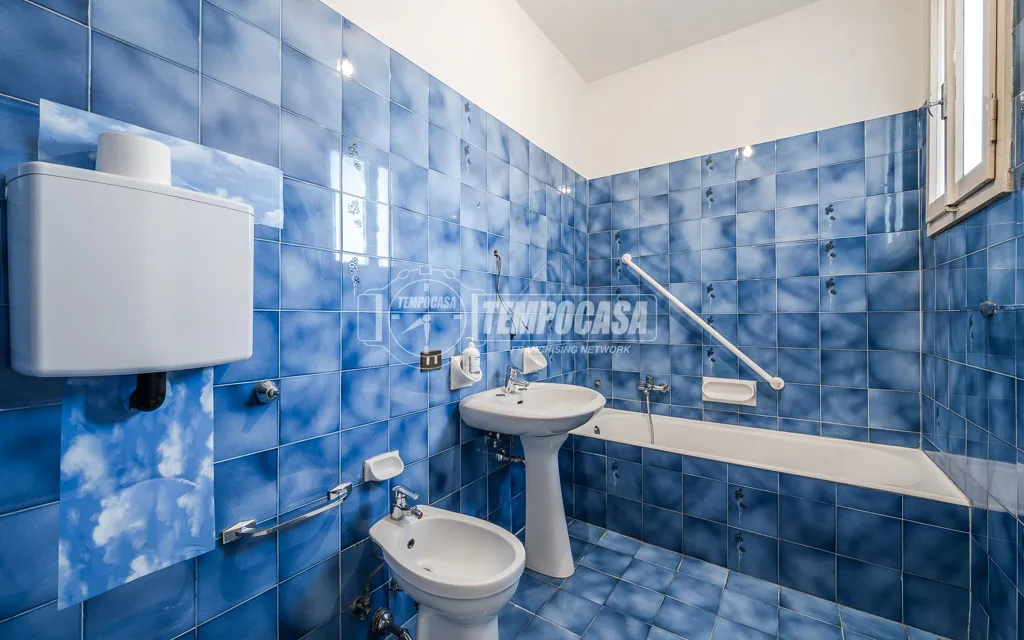 Vannitoad - Two-Bedroom Apartment with Balconies in Modena
