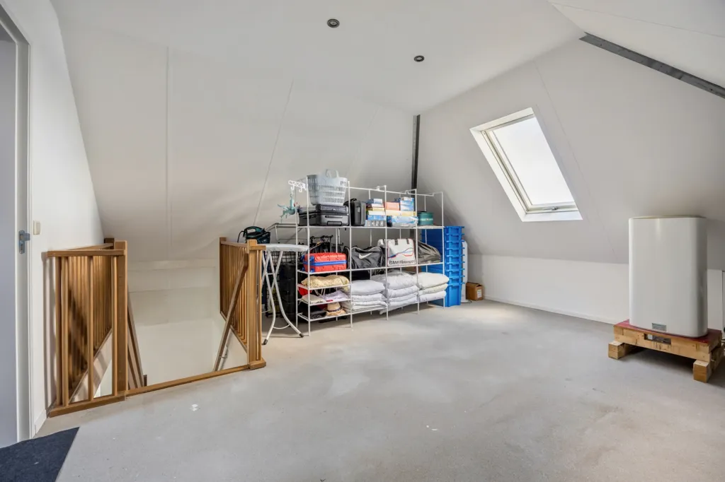 Toad - Detached House with Business Hall in Breda