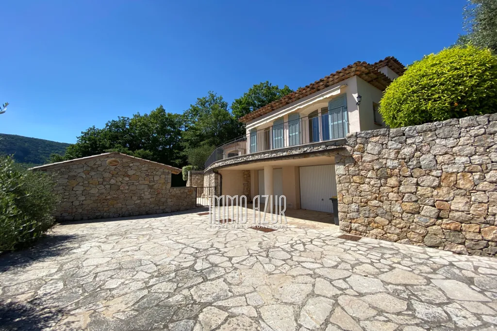 Extérieur - Villa Récemment Construite avec Piscine à Proximité des Collines