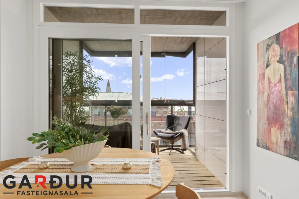 Söögituba - Apartment with Sea View in Reykjavík