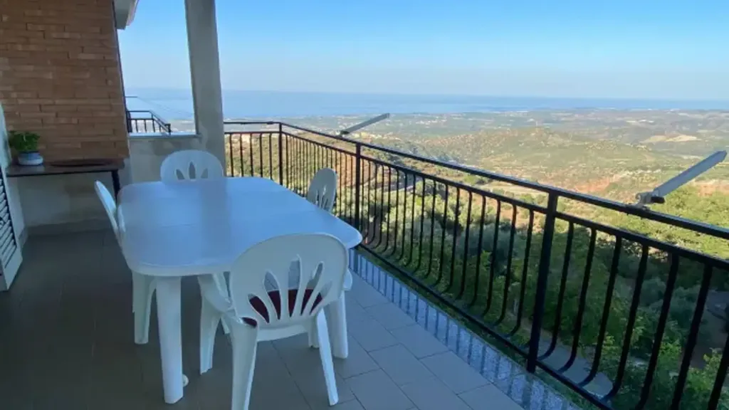 Balcon - Panoramic Apartment with Balcony in Corigliano-Rossano