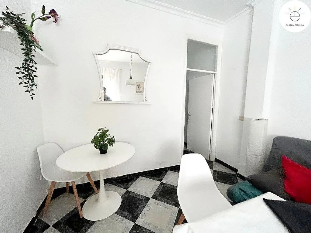 Salle à manger - Apartment with South View near Cathedral