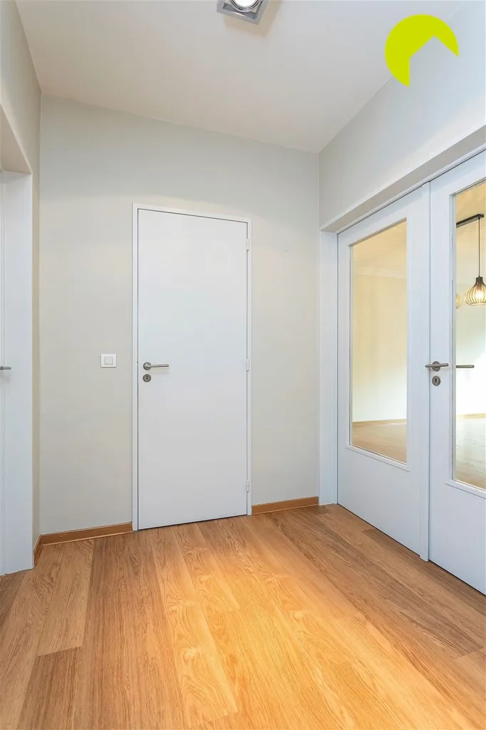 Hallway - 2-Bed Apartment with Terrace in Central Mortsel