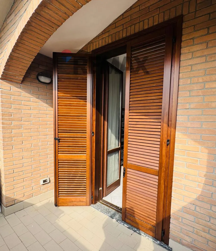 Rõdu - Triplex with Balcony in Carpiano