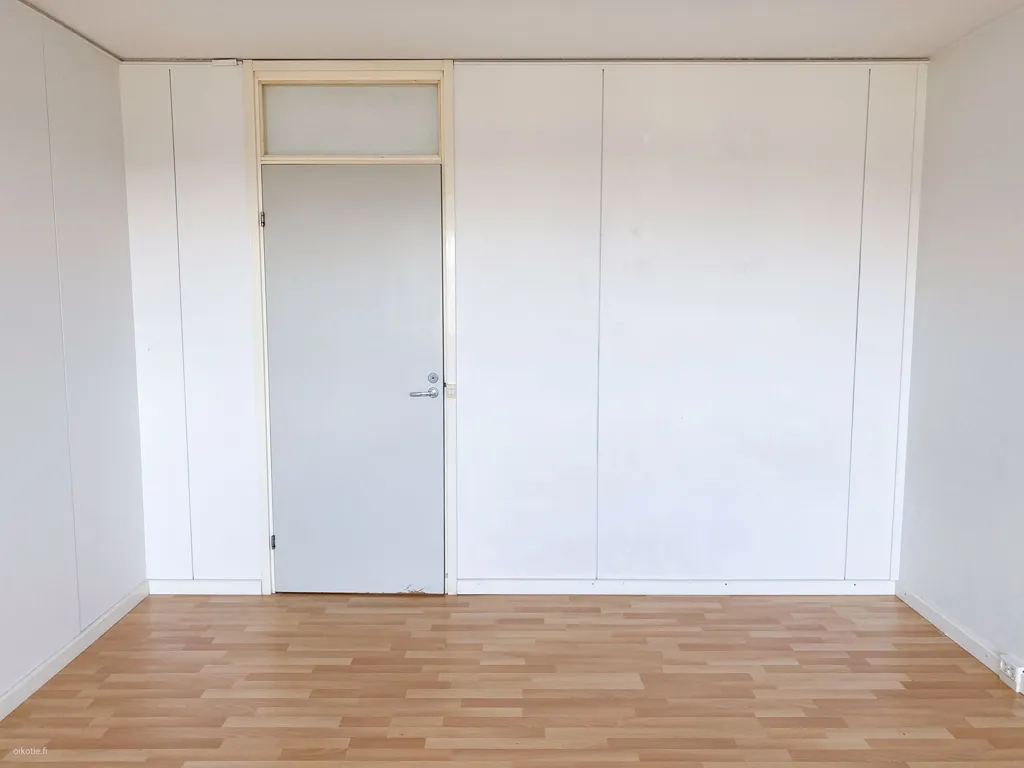 Pièces - Seventh Floor Apartment with Balcony in Suvela, Espoo
