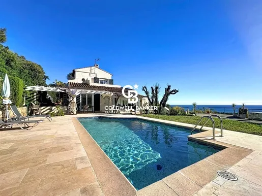 Piscine - Villa Luxueuse avec Vue Mer à Saint-Aygulf