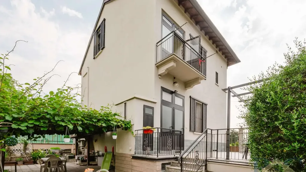 Terrazza - Bifamiliar Villa with Garden in Milan