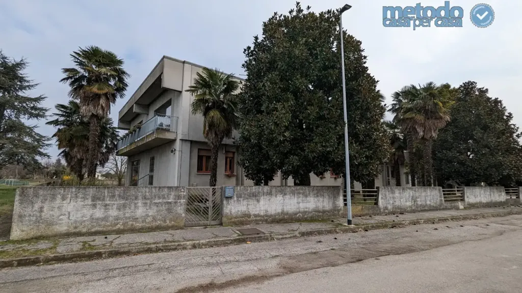Exterior - Villa with Workshop and Apartments in Gavello