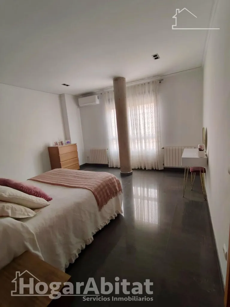 Magamistoad - Spacious Corner House with Terraces in Alginet
