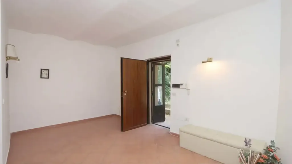 Esik - Trilocale with Garden in Perugia