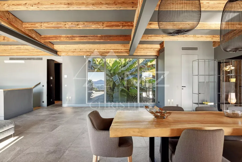 Salle à manger - Villa Contemporaine avec Vue Mer près de Cannes