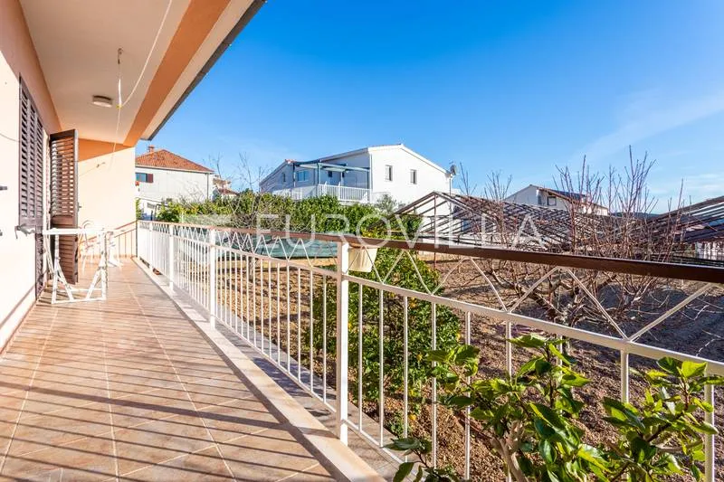 Rõdu - Two-Bedroom Apartment with Terrace in Trogir