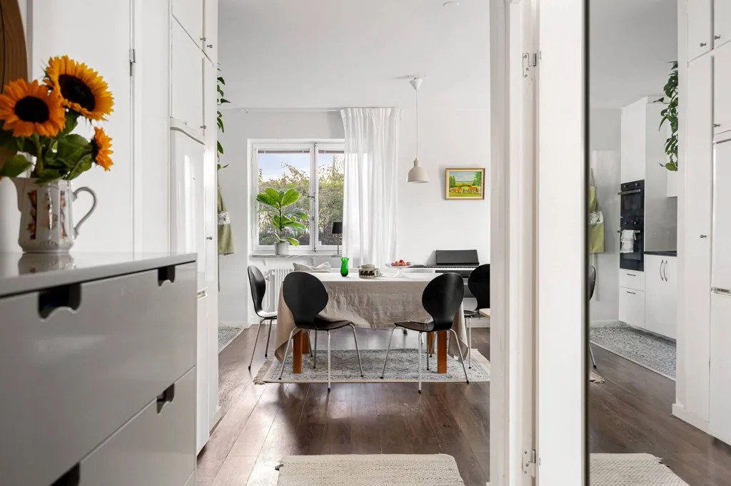 Sala da pranzo - Charming Apartment with Balcony in Råsunda