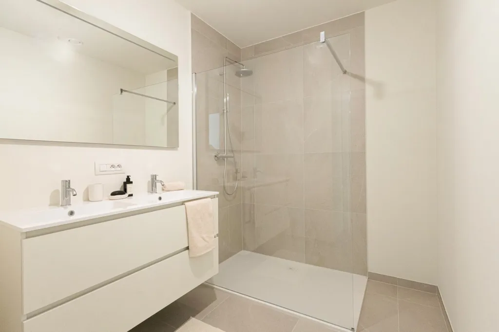 Vannitoad - Spacious Ground Floor Flat with Solar Panels