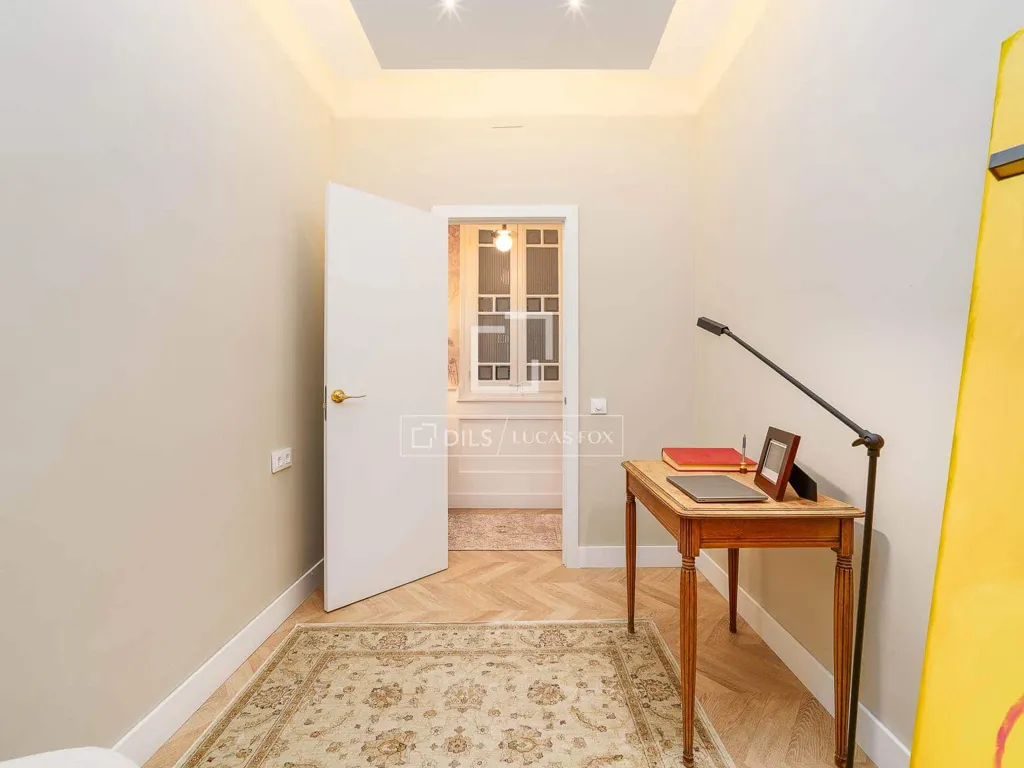 hallway_entrance