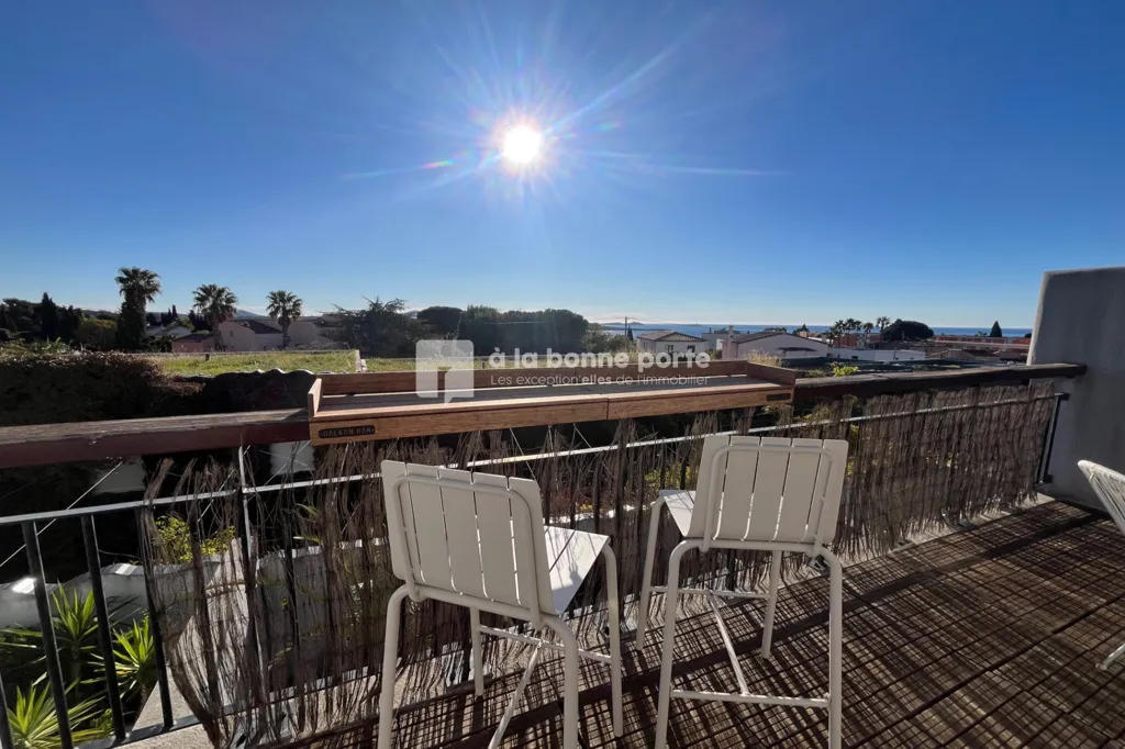 Rõdu - Ricciotti-Signed Duplex with Sea View in Bandol