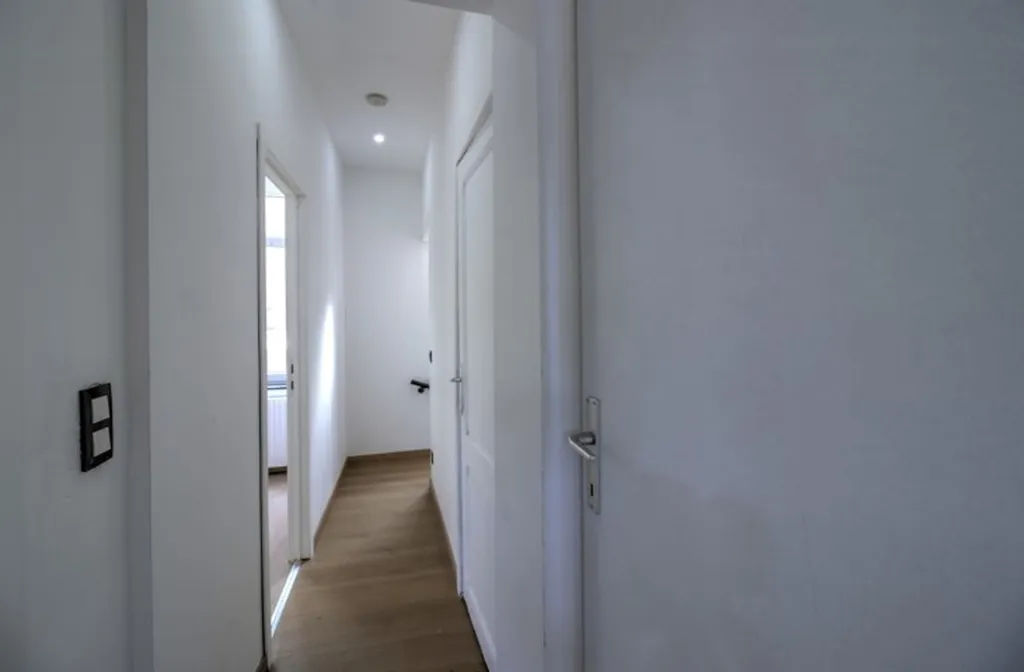 Esik - 3-Bedroom House with Terrace in Liège