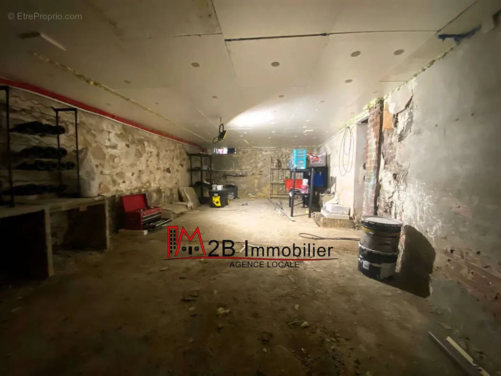 Garage - Renovated 3-Bed Flat with Terraces in Marne District