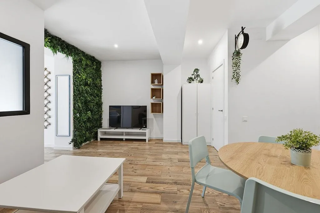 Elutuba - Aménagé Studio with Patio in Montolivet, Valencia