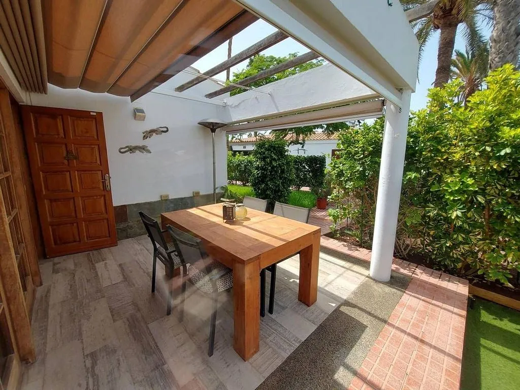 Terrass - Bungalow with Pool on Tjaereborg Avenue