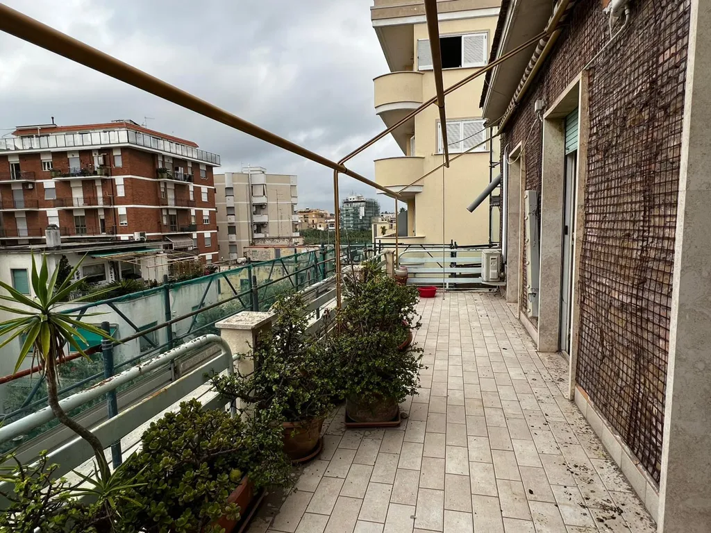 Rõdu - Apartment with Terrace in Nettuno Centre
