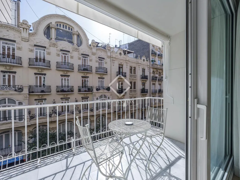 Balcony - Refurbished Apartment with Terrace in Valencia